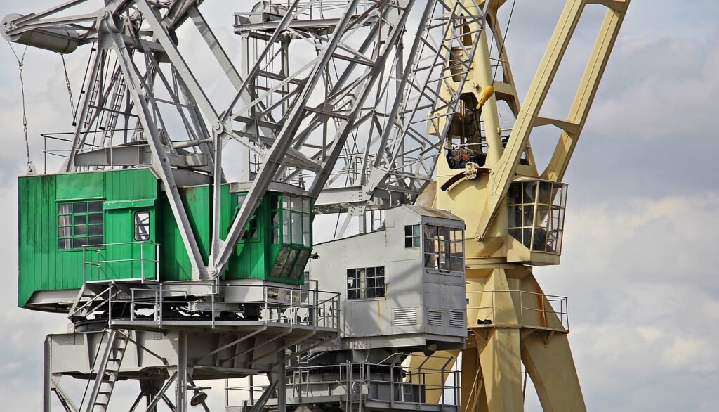 port-cranes-1650374_1280 Freeport business website SEO to improve local search rankings